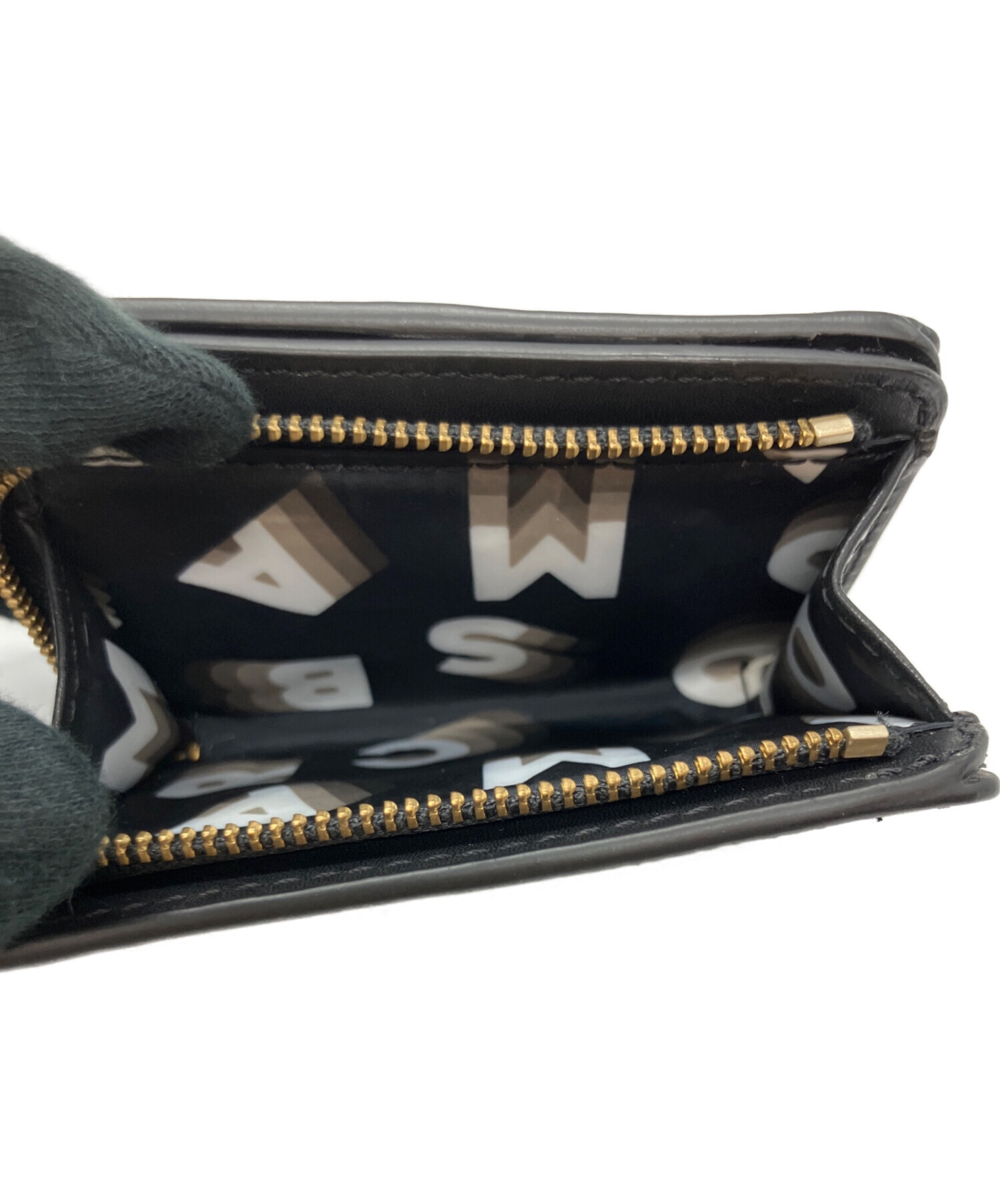 マークジェイコブス 二つ折り財布 ゴールド ブラック 中古・古着通販】MARC JACOBS (マークジェイコブス) 2つ折り財布