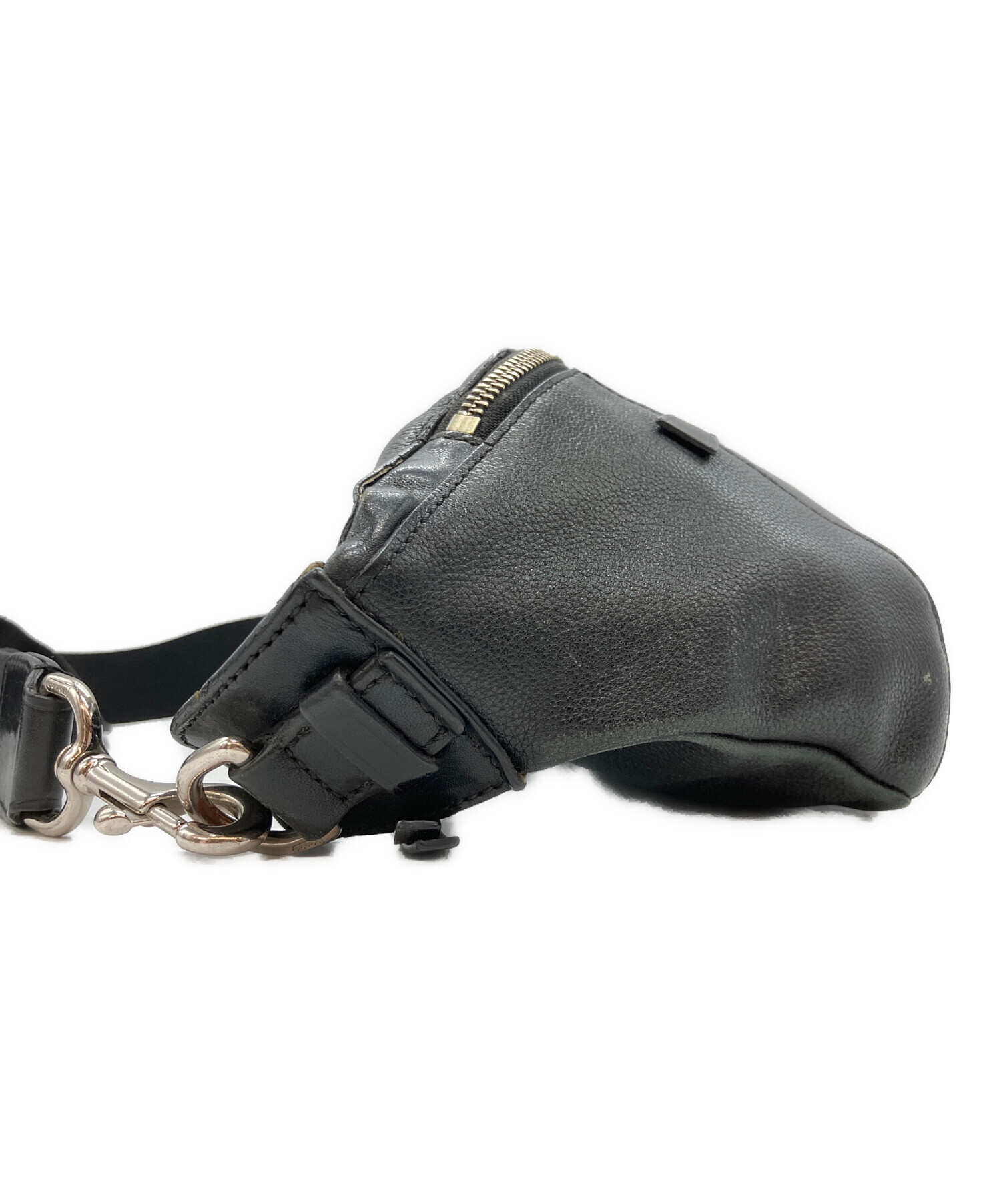 COACH 未使用　ボディーバック 中古・古着通販】COACH (コーチ) ボディーバッグ ブラック｜ブランド