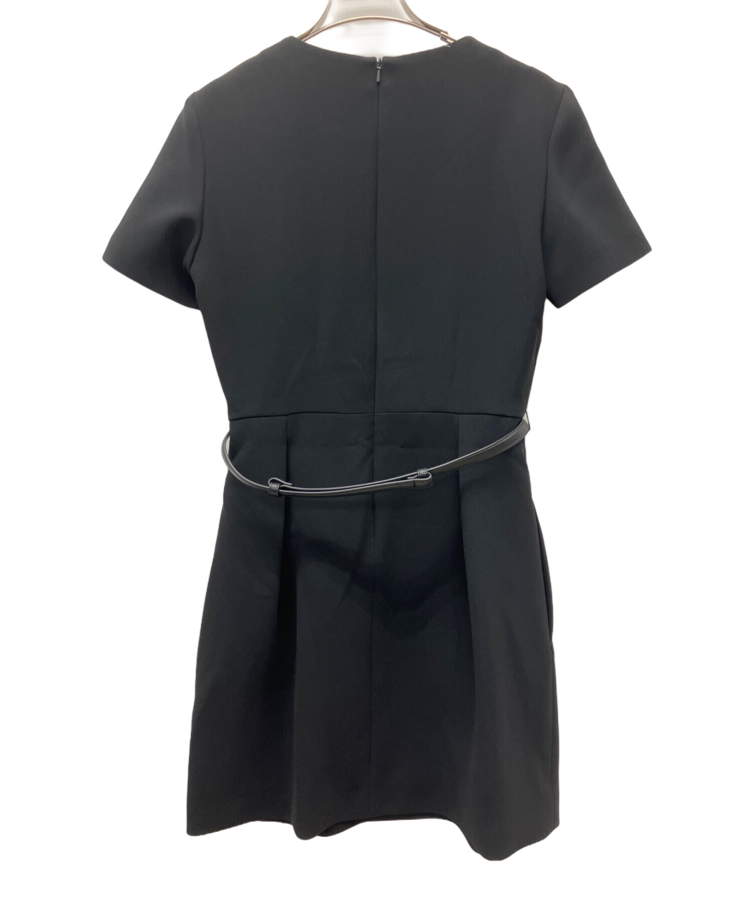 MaxMara マックスマーラ 40 異素材切替 フリル 半袖 黒 ワンピース 中古・古着通販】MaxMara (マックスマーラ) 半袖ワンピース ブラック