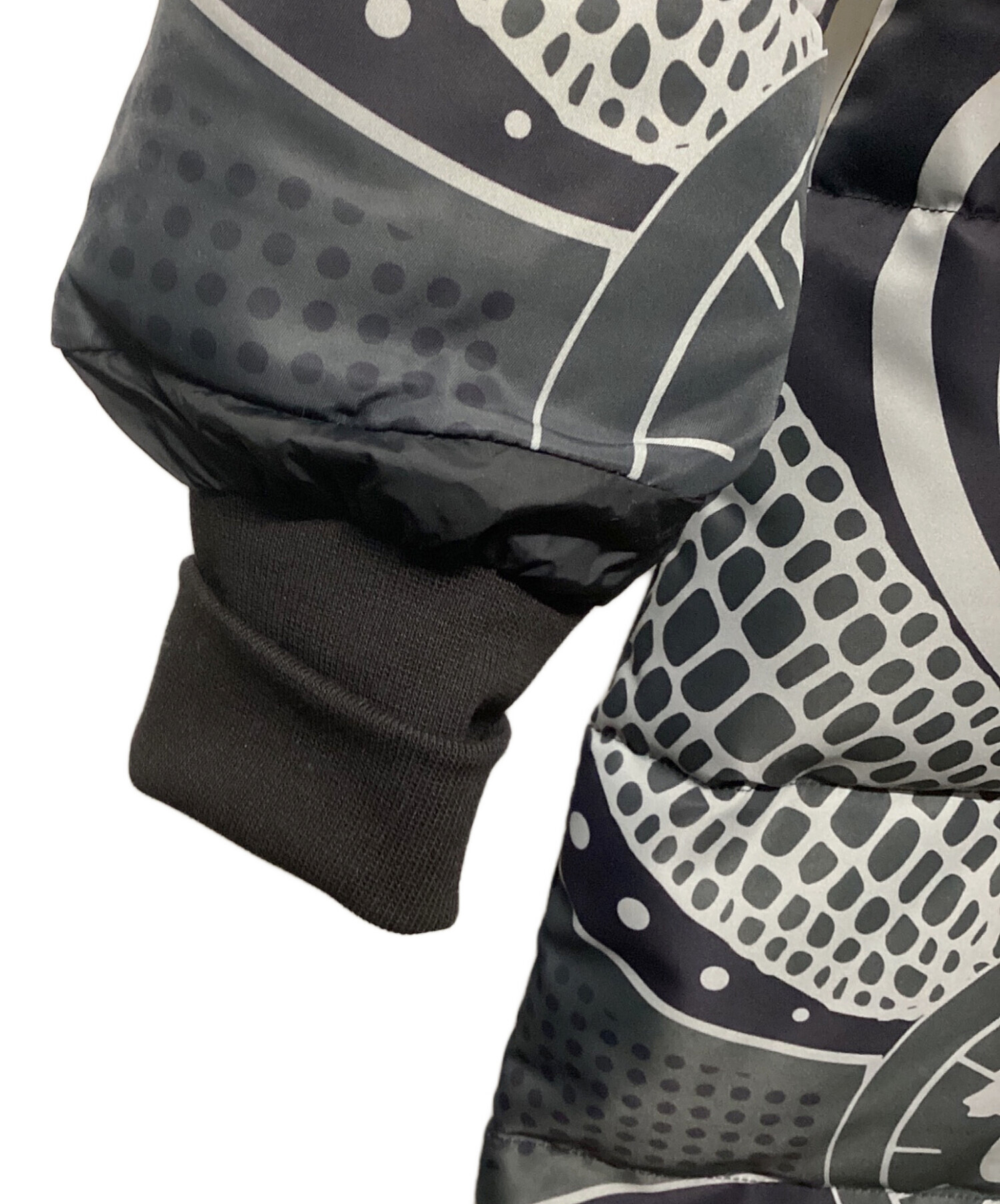 中古・古着通販】CANADA GOOSE (カナダグース) THEBE MAGUGU (テベ