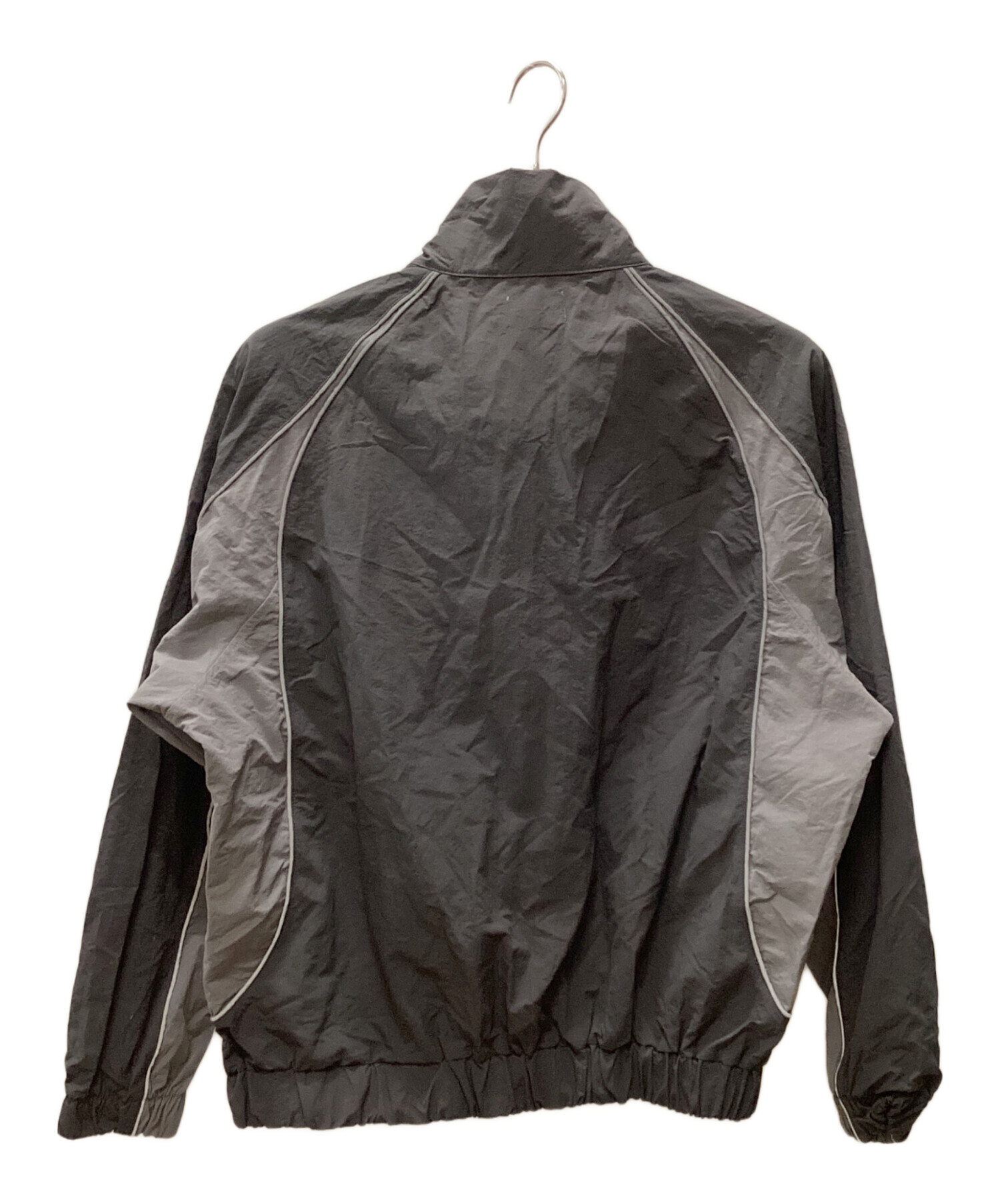 9090グレー ナイロンジャケット NINETY NINE 中古・古着通販】9090 (9090) ナイロンジャケット グレー サイズ:M 未