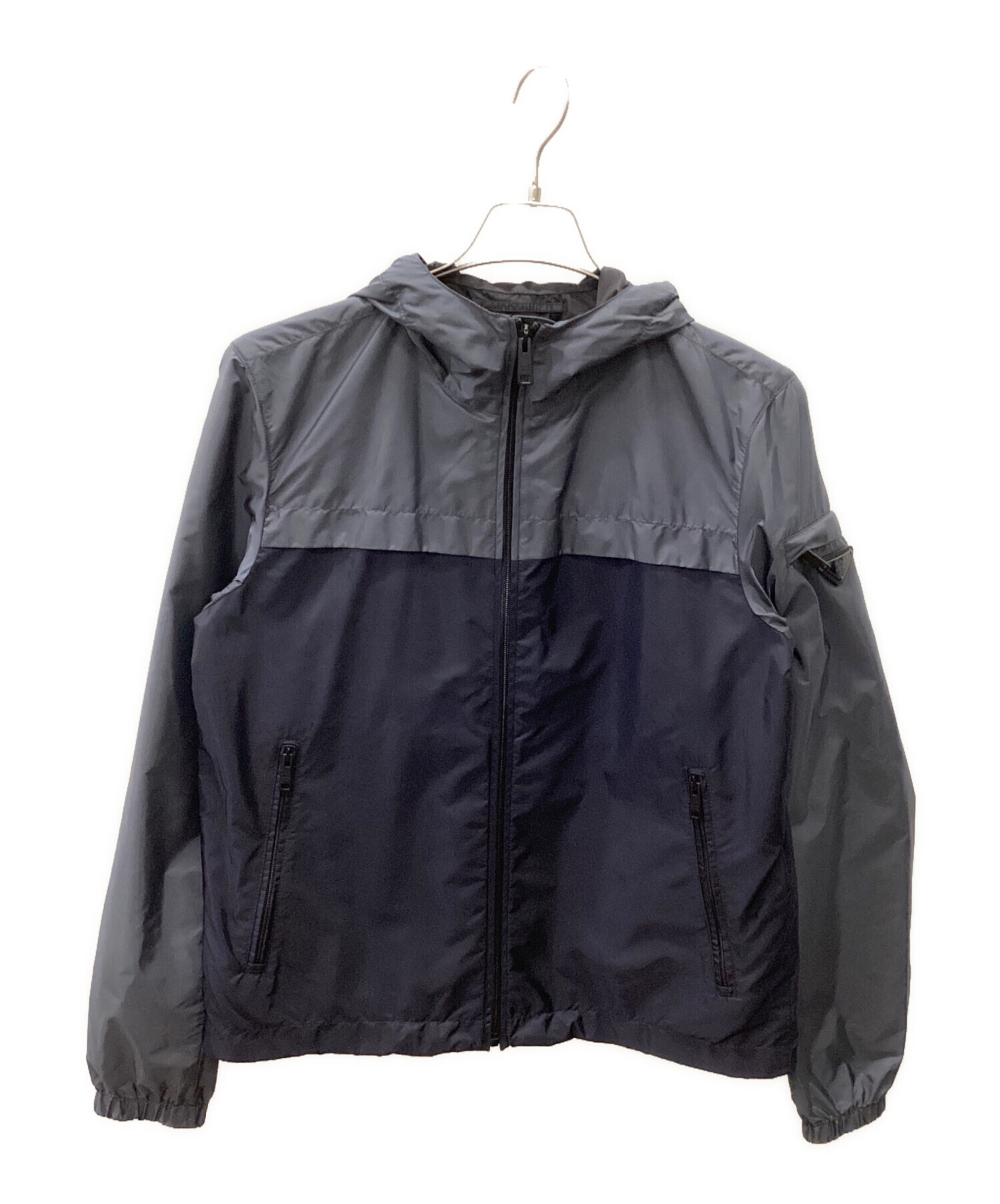 本物保証【美品】プラダ　PRADA ナイロンジャケット フード付き グレー 中古・古着通販】PRADA (プラダ) ナイロンジャケット グレー サイズ