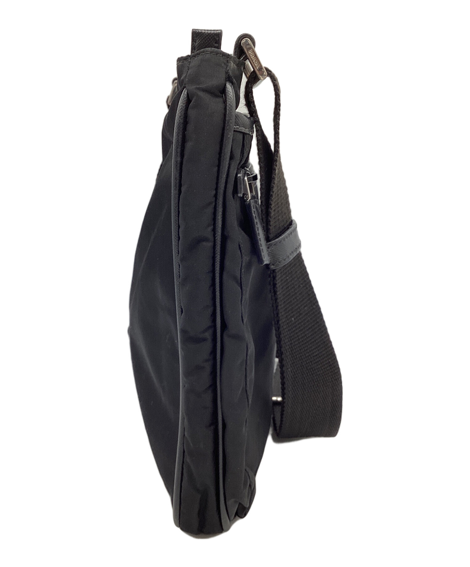 プラダ ナイロンショルダーバッグ 中古・古着通販】PRADA (プラダ) ナイロンショルダーバッグ ブラック