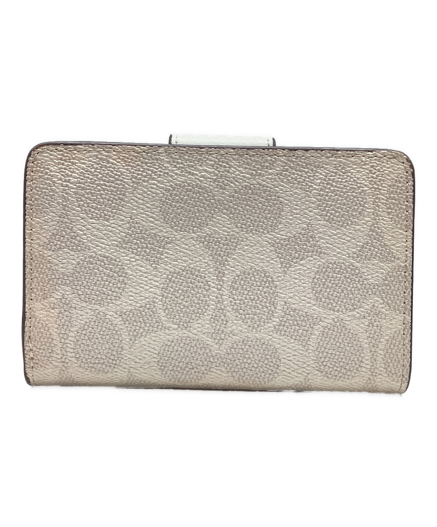 【新品未使用】COACH コーチ 二つ折り財布 ホワイト レザー 中古・古着通販】COACH (コーチ) 2つ折り財布 ホワイト｜ブランド