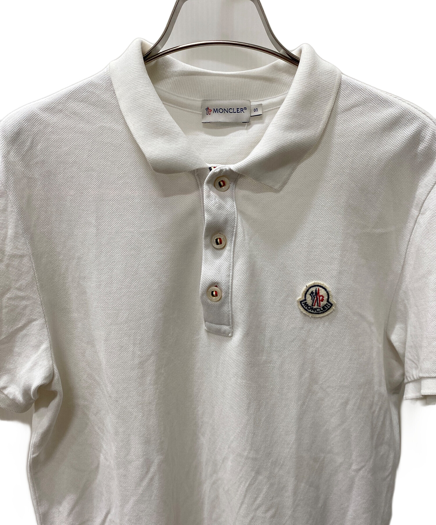 MONCLER ホワイト ポロシャツ【サイズS、ほぼ未使用】 中古・古着通販】MONCLER (モンクレール) ポロシャツ ホワイト サイズ
