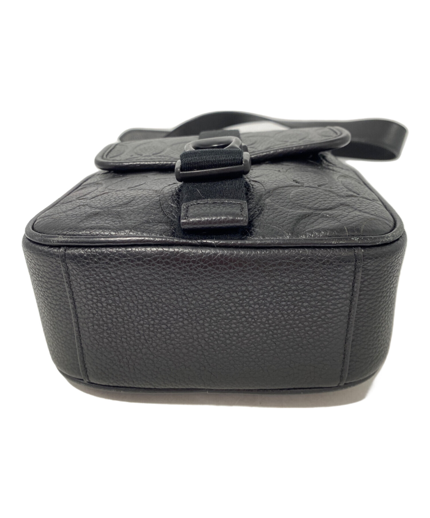 민*호様 COACH ショルダーバッグ ブラック 中古・古着通販】COACH (コーチ) ショルダーバッグ ブラック｜ブランド