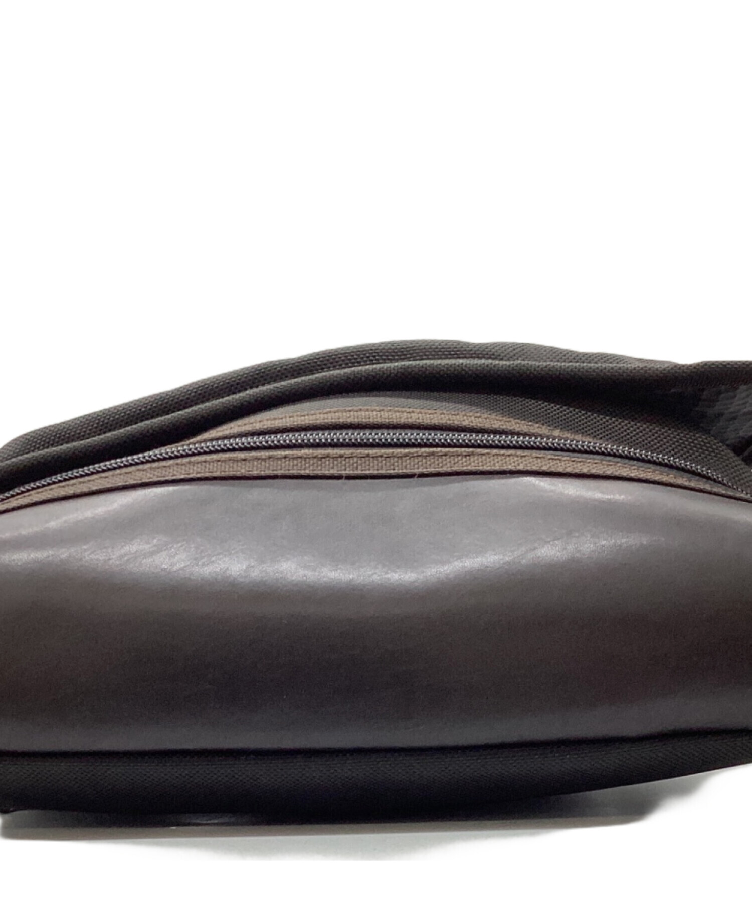 中古・古着通販】TUMI (トゥミ) メッセンジャーバッグ ブラウン 