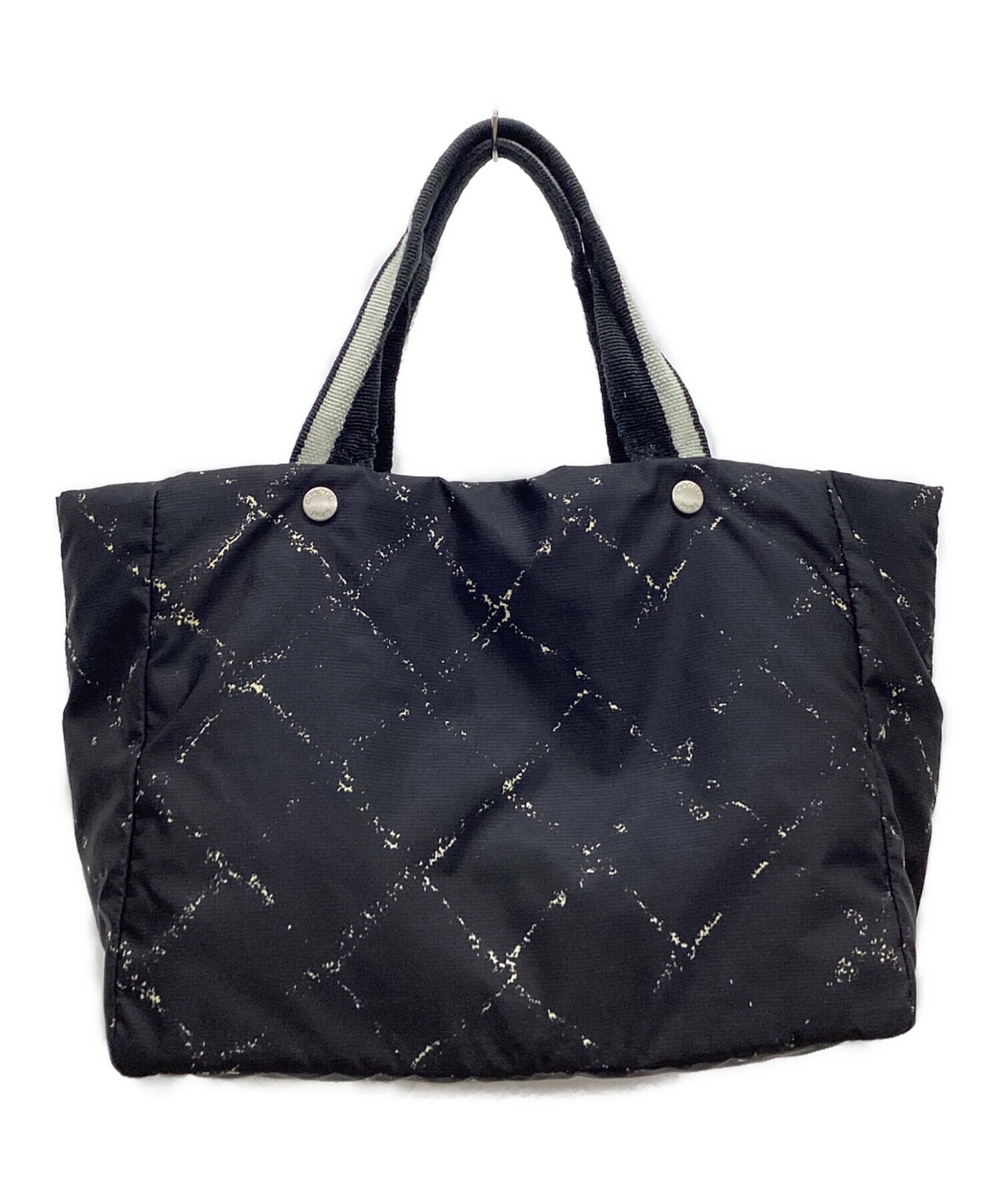 CHANEL ブラックファブリックバッグ 中古・古着通販】CHANEL (シャネル) トートバッグ ブラック｜ブランド