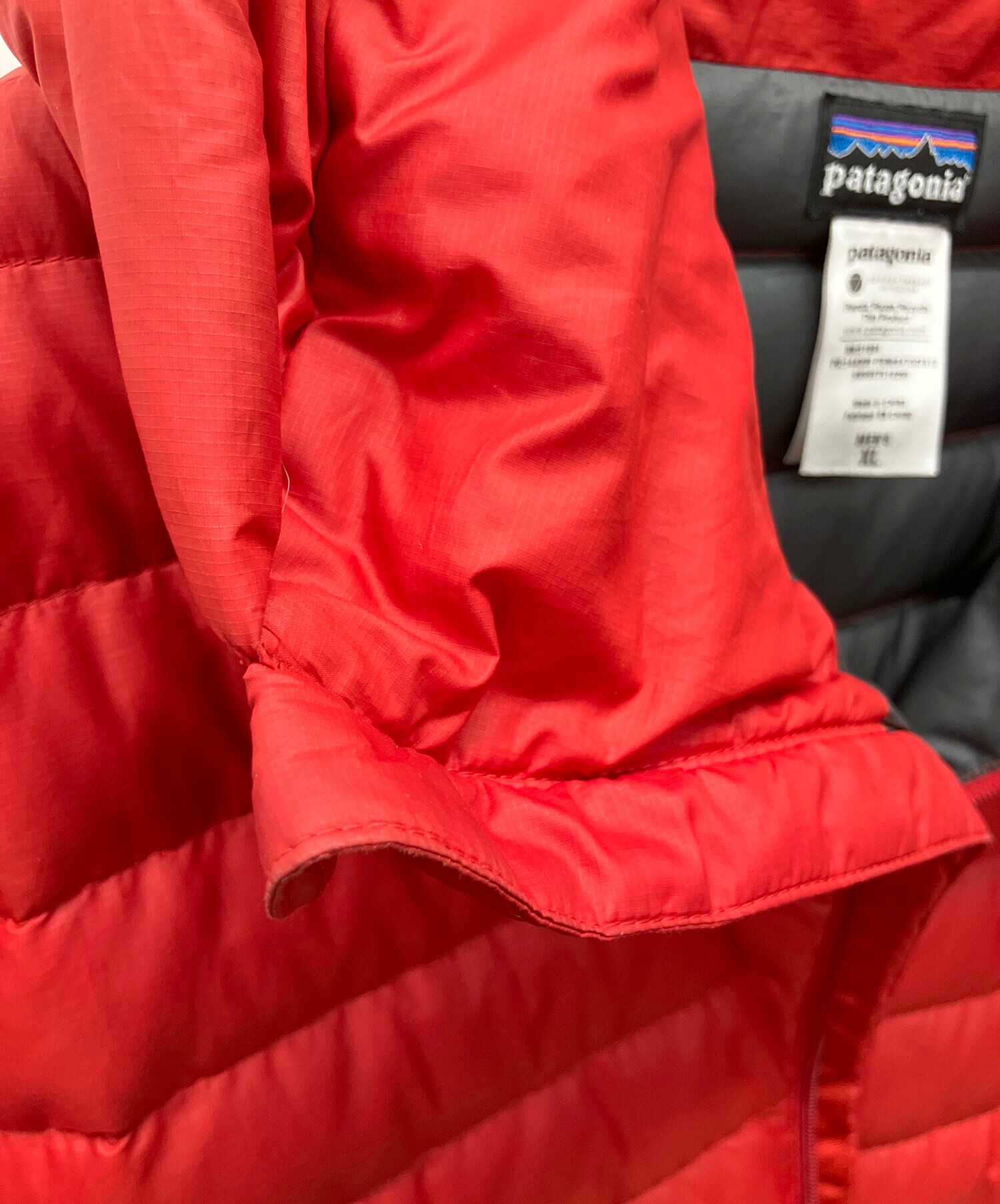 中古・古着通販】Patagonia (パタゴニア) ダウンジャケット レッド 