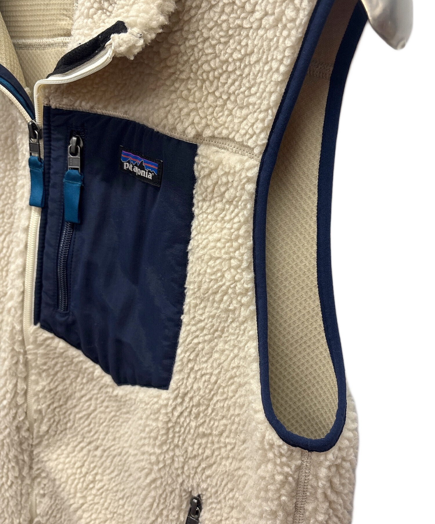 る*い様 patagonia フリースベスト M ベージュ/ネイビー 中古・古着通販】Patagonia (パタゴニア) フリースベスト ベージュ