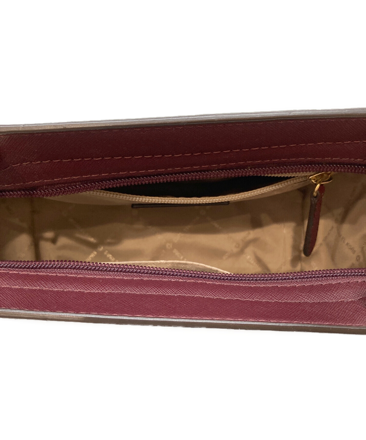 【美品】MICHAEL KORS マイケルコース ワインレッド ショルダーバッグ 中古・古着通販】MICHAEL KORS (マイケルコース) ショルダーバッグ