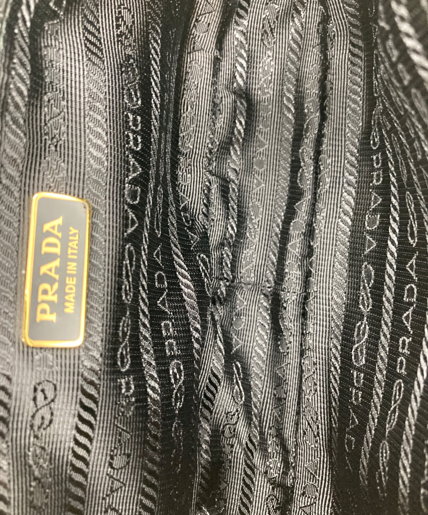 プラダ ショルダーバッグ 1NE006 中古・古着通販】PRADA (プラダ) ショルダーバッグ ブラック｜ブランド