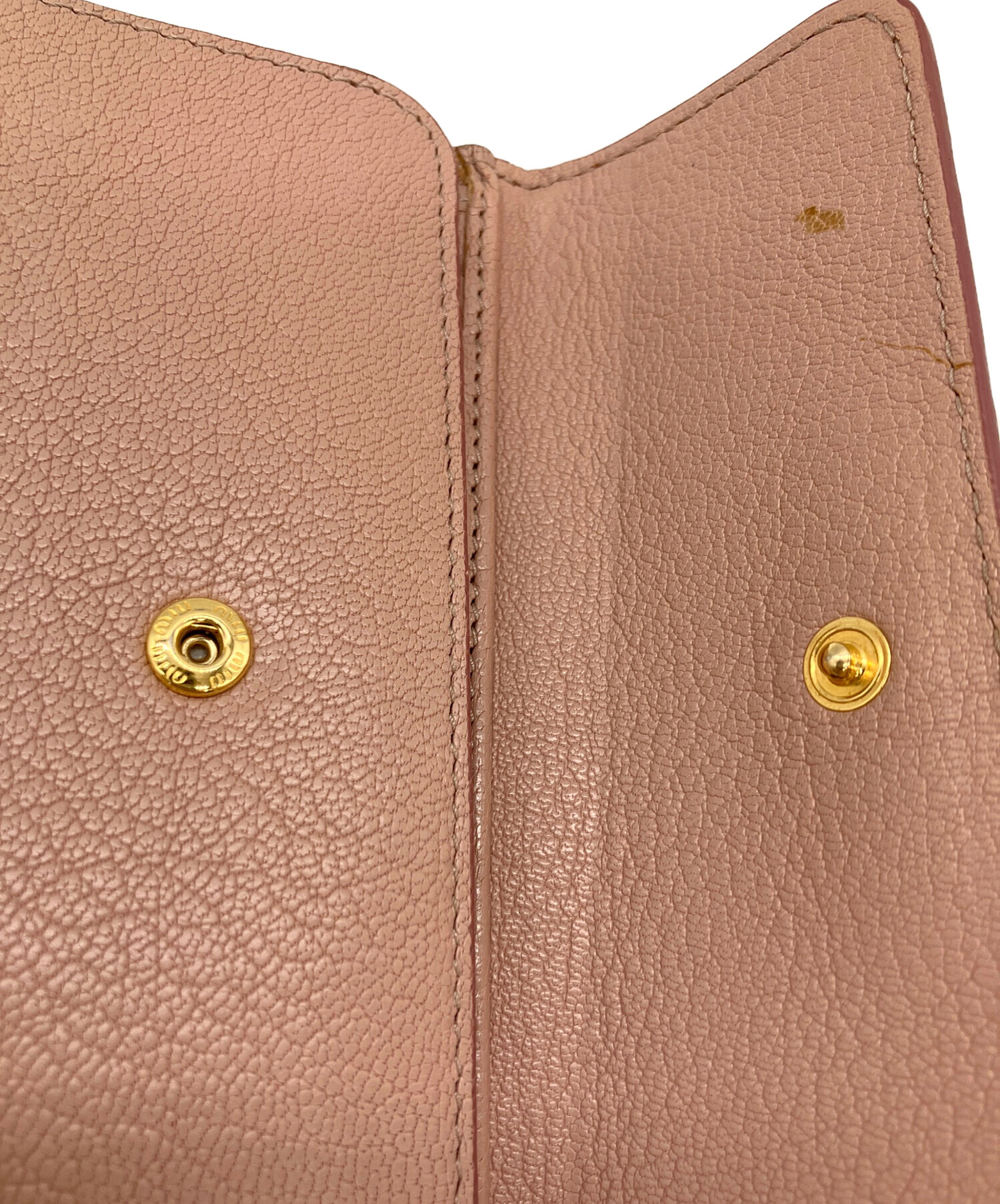 中古・古着通販】MIU MIU (ミュウミュウ) 2つ折り財布 ピンク