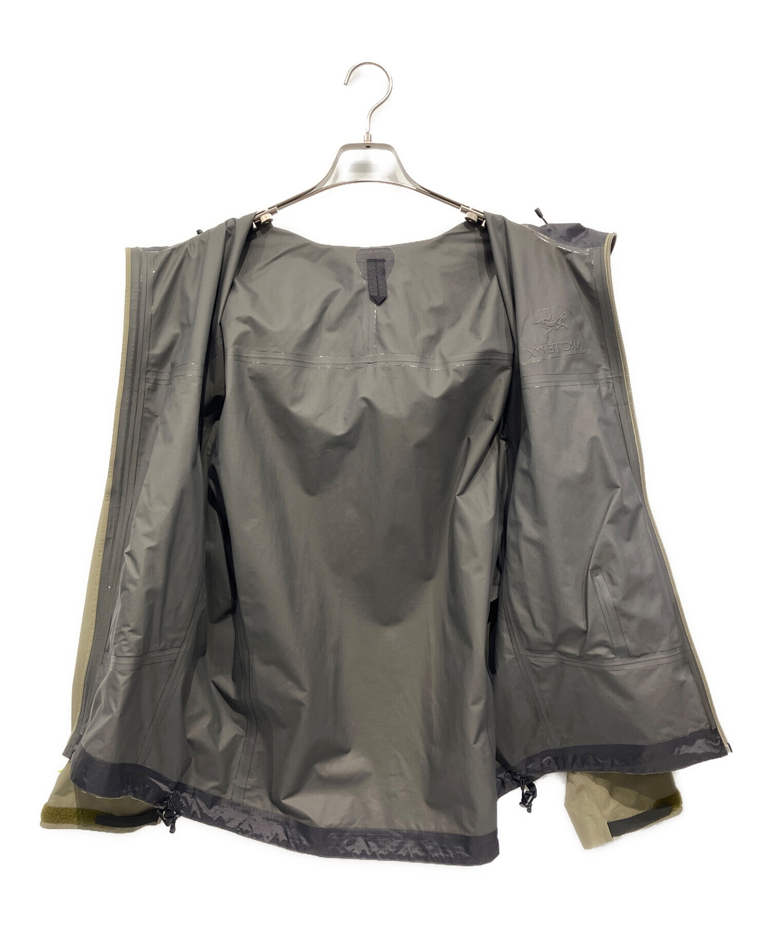 中古・古着通販】ARC'TERYX (アークテリクス) マウンテンパーカー 中古・古着通販】ARC'TERYX (アークテリクス) マウンテンパーカー