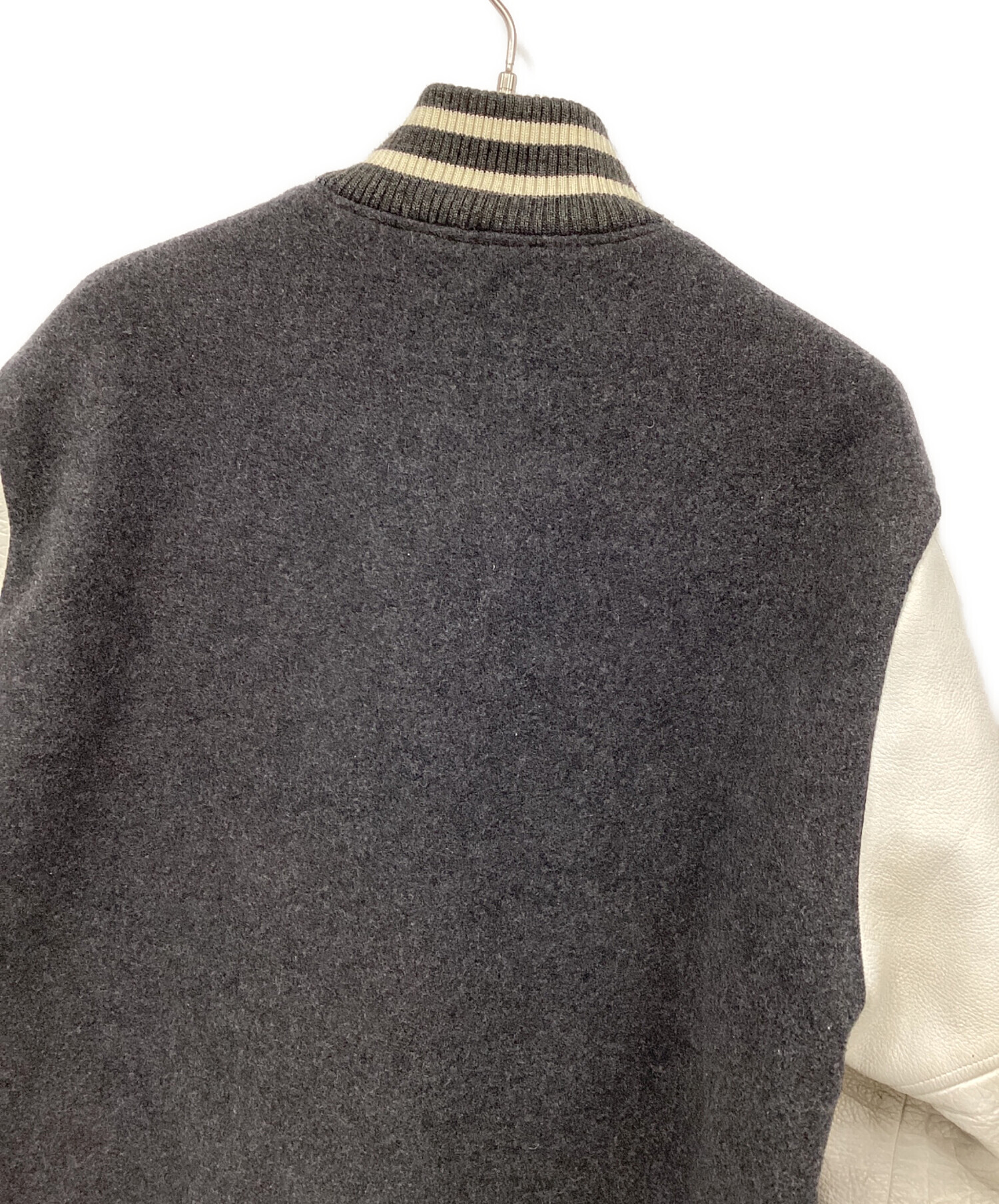 初期 SWAGGER 袖革スタジャン グレー/ホワイト Mサイズ　スワッガー 中古・古着通販】SWAGGER (スワッガー) スタジャン グレー×ホワイト