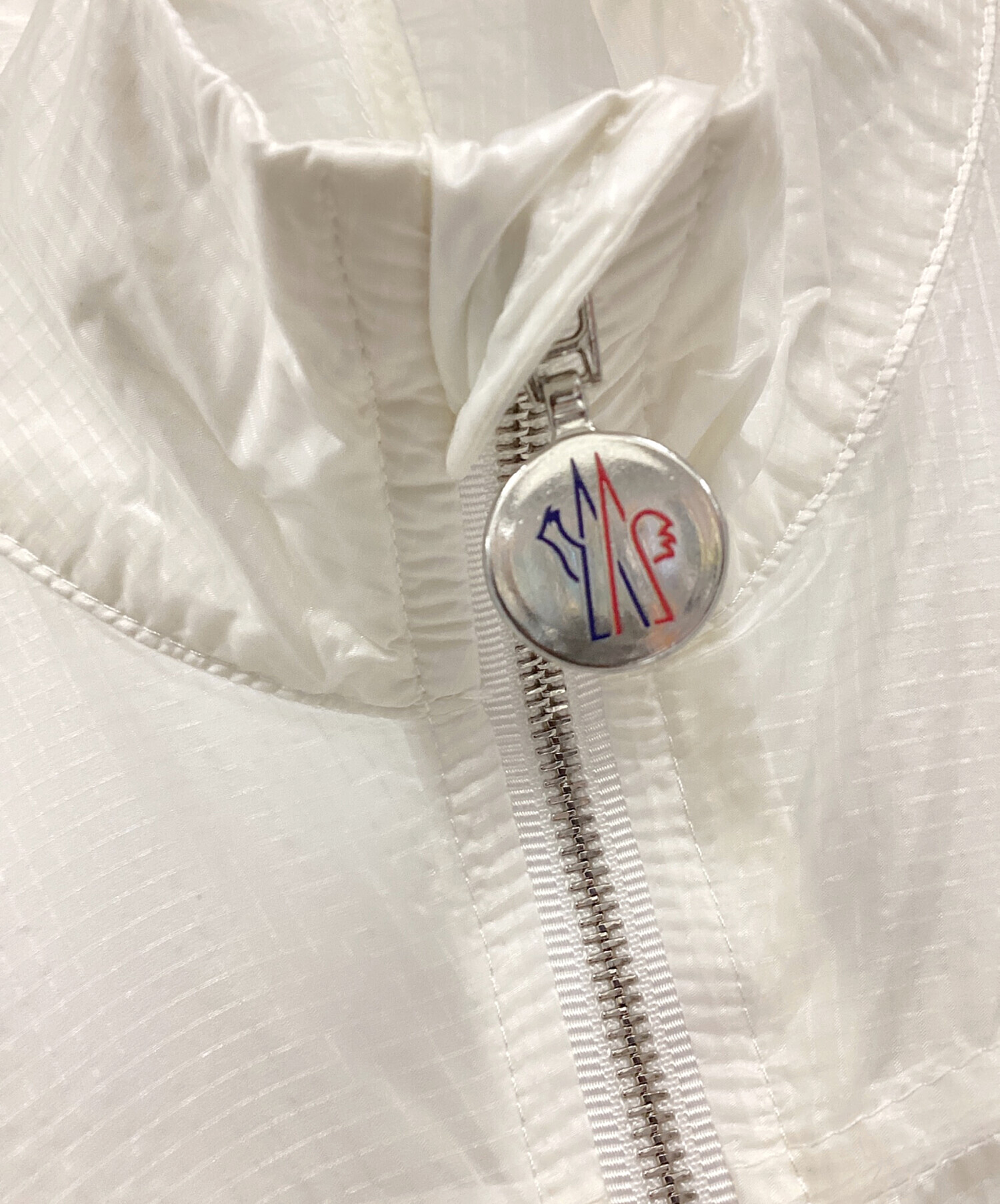 Moncler ホワイト ジャケット 中古・古着通販】MONCLER (モンクレール) ジップアップジャケット