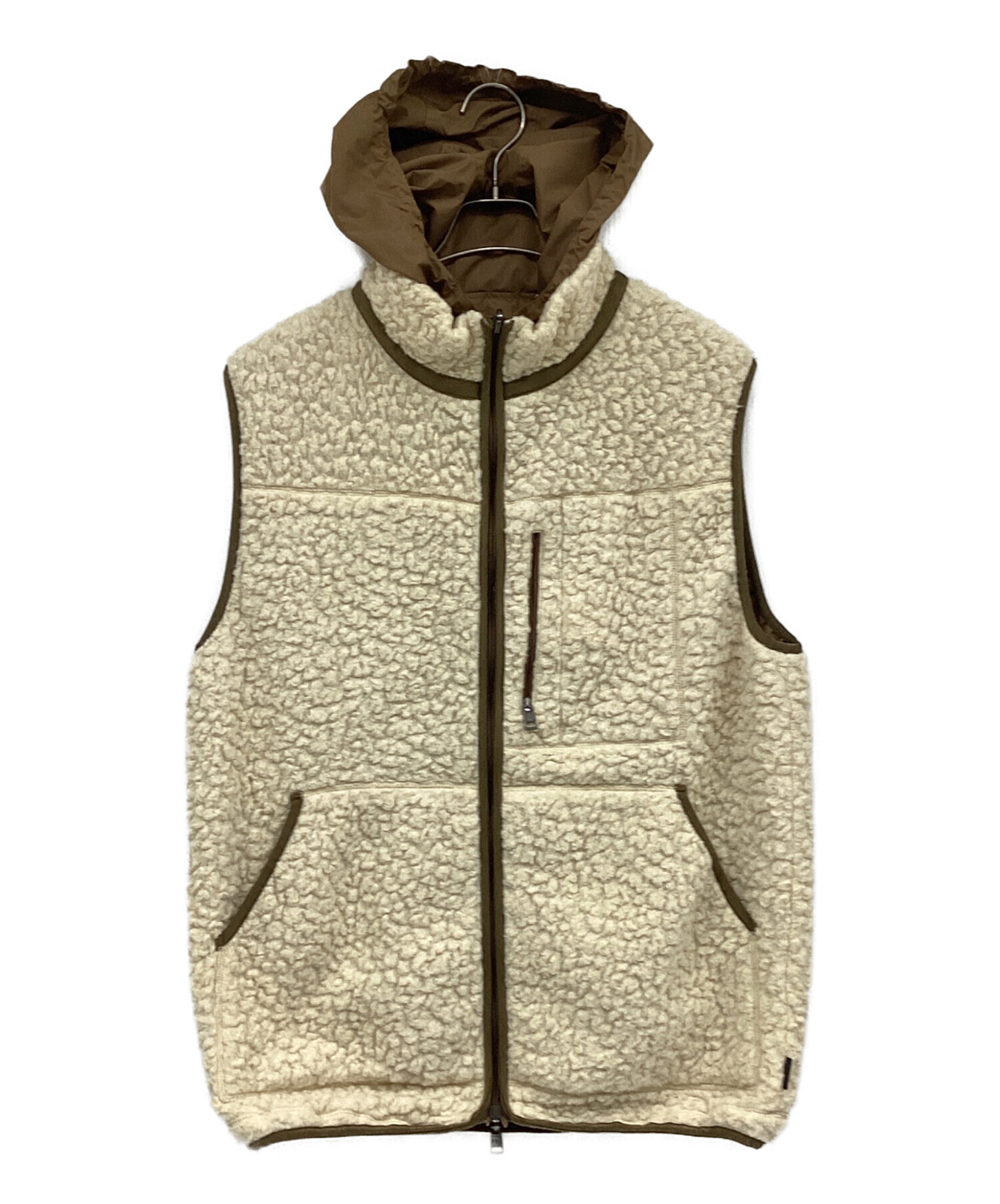 モンクレール リバーシブル ベージュ ダウンベスト 中古・古着通販】MONCLER (モンクレール) リバーシブルベスト ベージュ