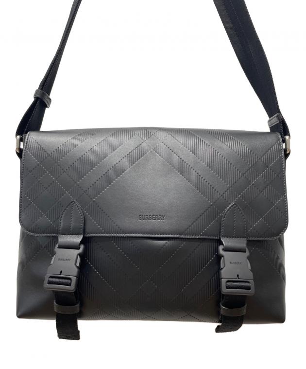 BURBERRY ブラック メッセンジャーバッグ 中古・古着通販】BURBERRY (バーバリー) エンボスチェック バックル