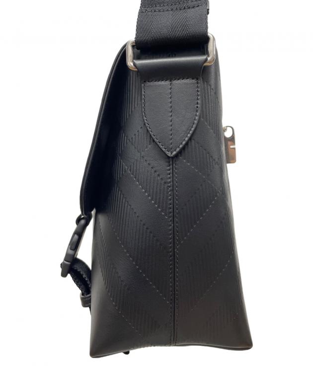 BURBERRY ブラック メッセンジャーバッグ 中古・古着通販】BURBERRY (バーバリー) エンボスチェック バックル