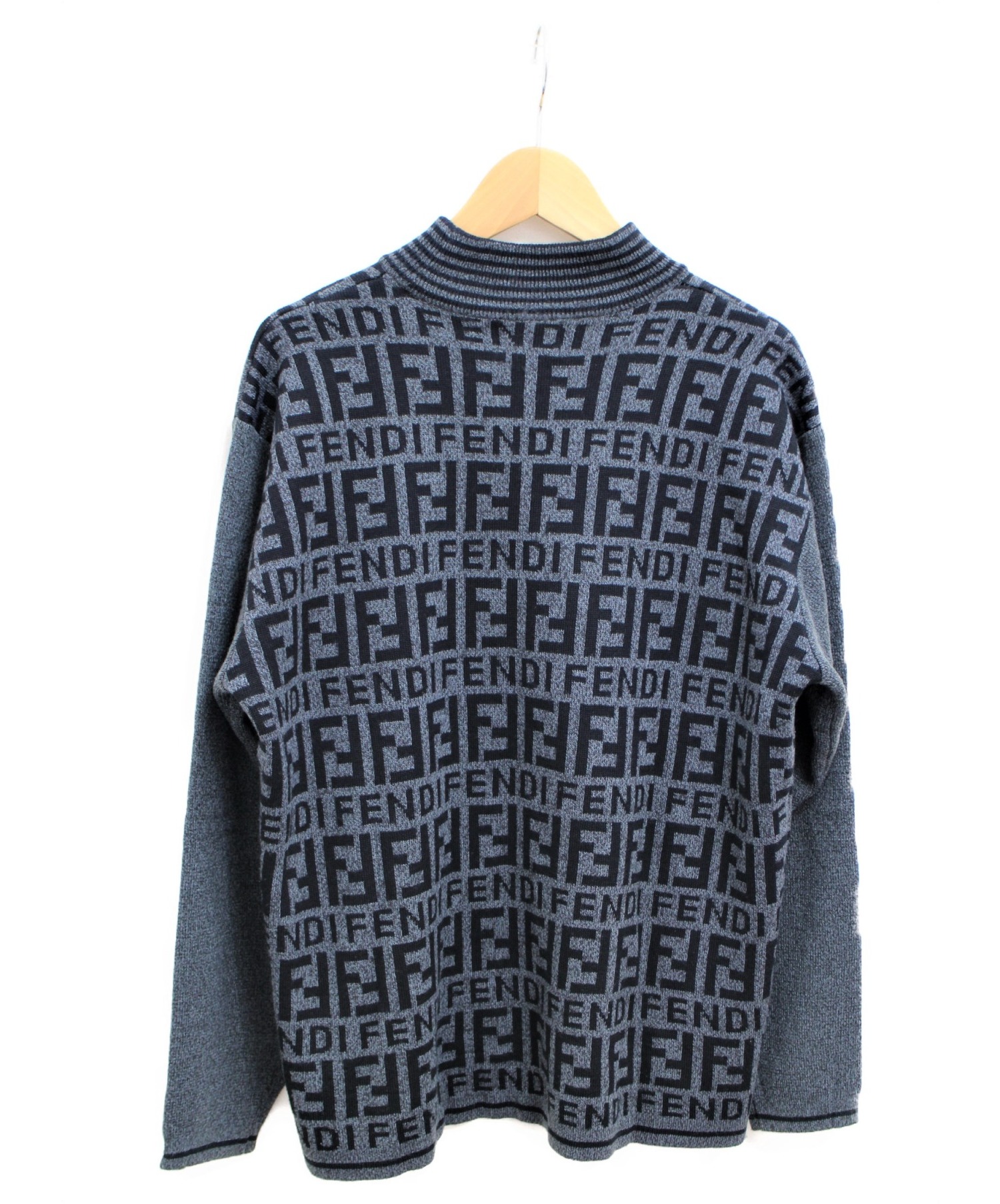 美品 FENDI 総柄 ズッカ柄 ニット グレー系 イタリア製 archive 中古・古着通販】FENDI (フェンディ) ズッカ柄ニット グレー サイズ