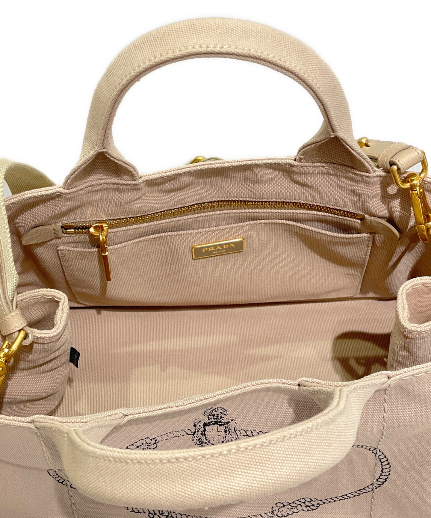 プラダ カナパ ベージュ