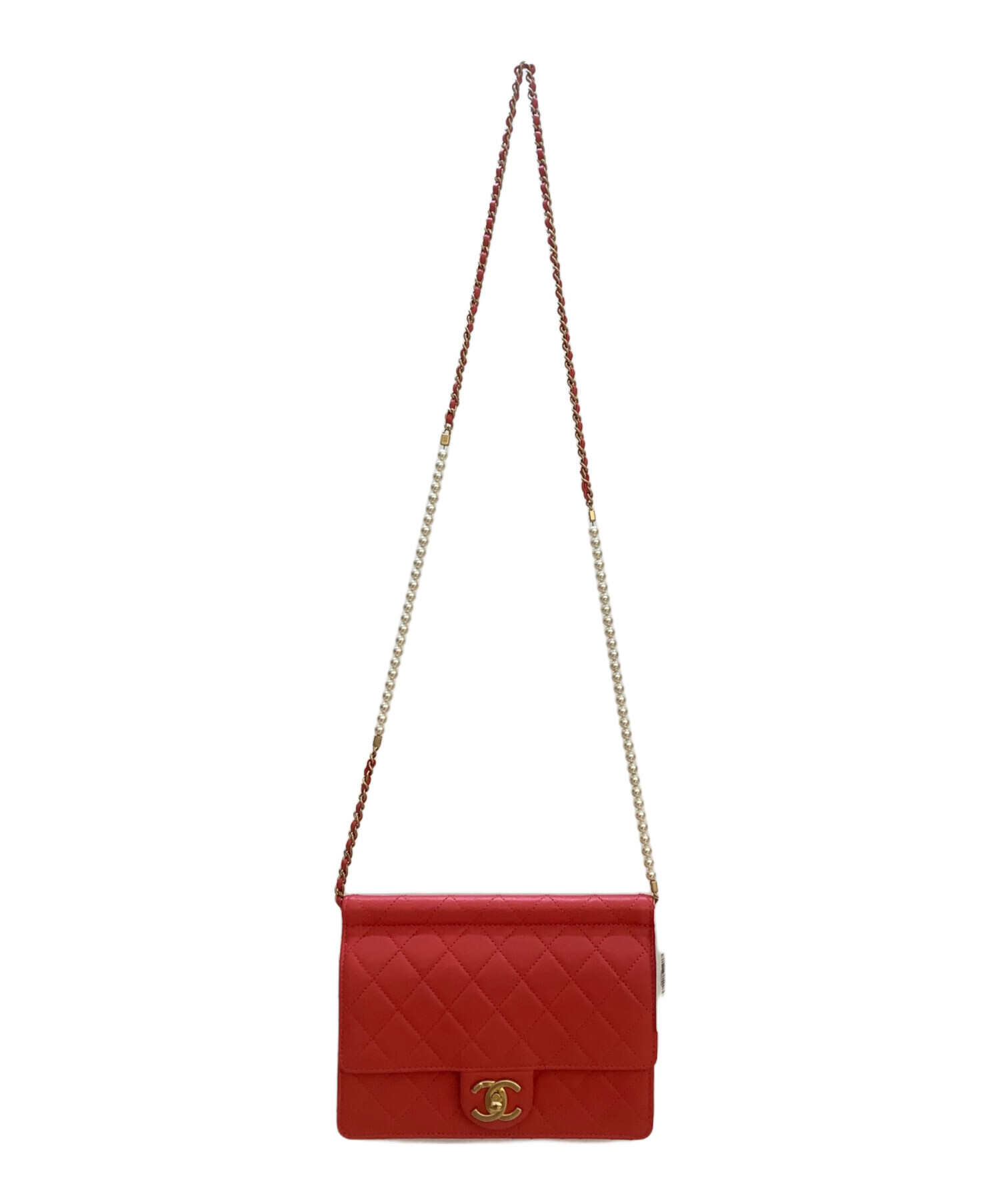 CHANEL レッド 斜めがけバッグ 中古・古着通販】CHANEL (シャネル) チェーンショルダーバッグ レッド
