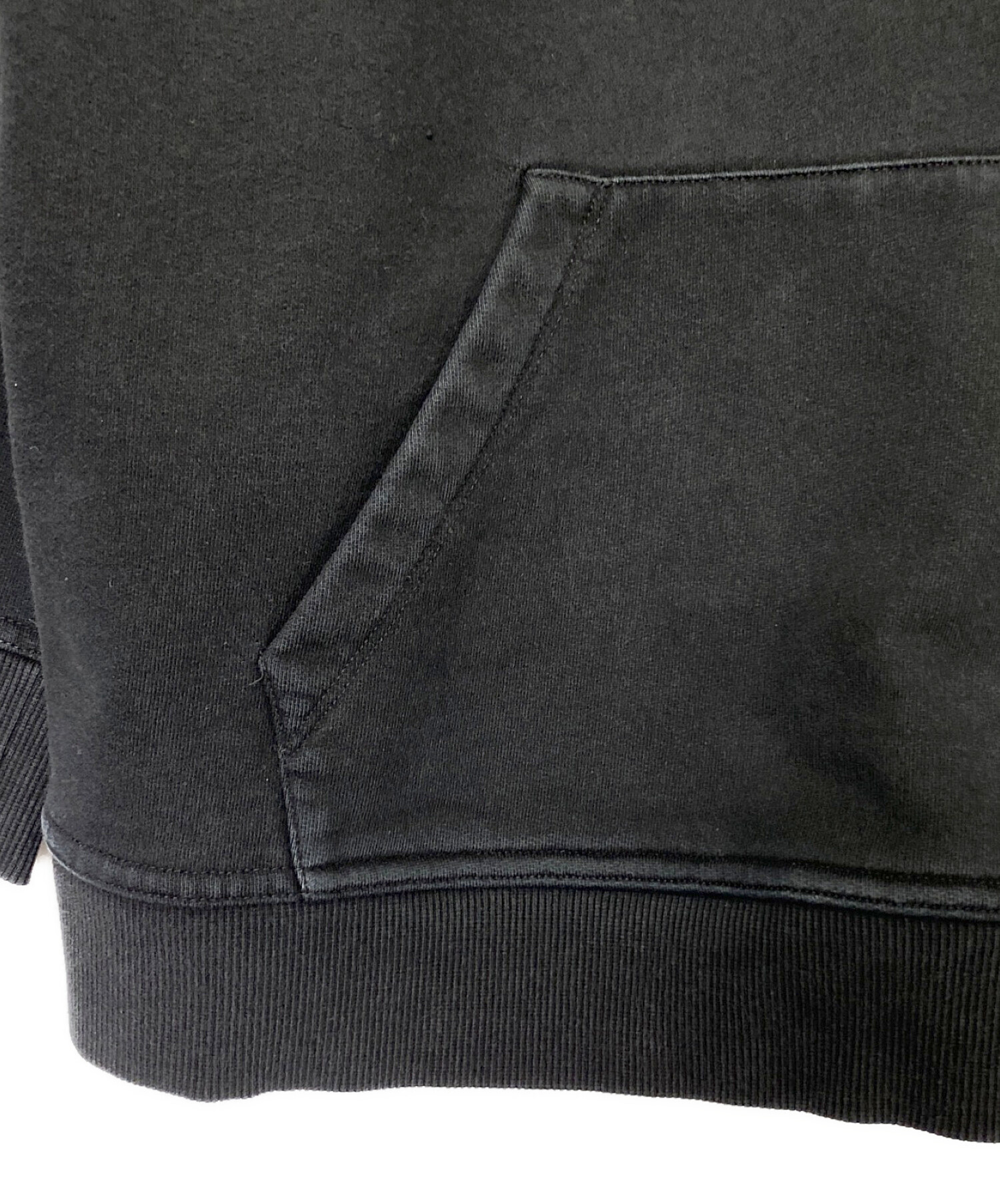 中古・古着通販】VALENTINO (ヴァレンティノ) 刺繍デザインパーカー 中古・古着通販】VALENTINO (ヴァレンティノ) 刺繍デザインパーカー
