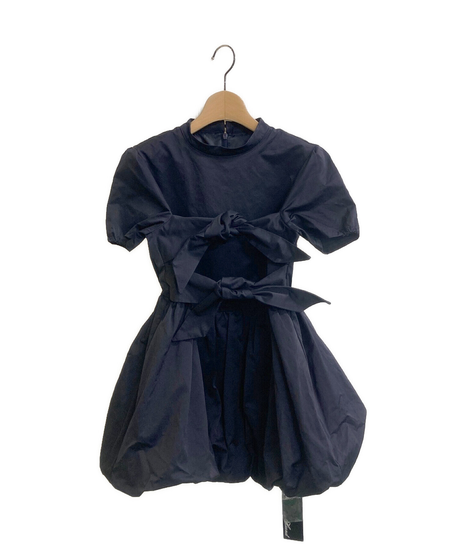 【新品タグ付】ハイアンド ダブルリボンバルーン トップス　ネイビー　ペプラム 中古・古着通販】HIAND (ハイアンド) Double ribbon balloonTops