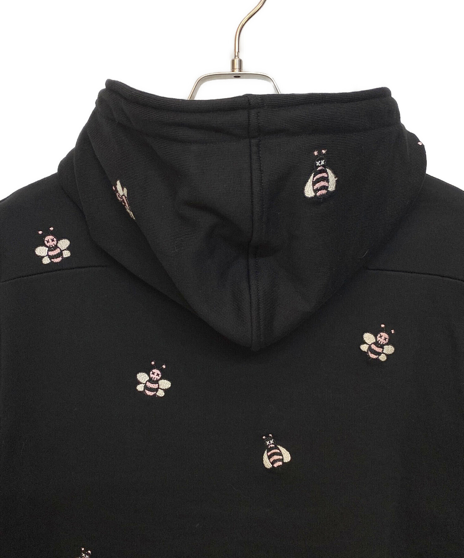 ディオールオム×カウズ　刺繍ジップアップパーカー中古 中古・古着通販】Dior (ディオール) ×KAWS(カウズ) BEE刺繍ジップ