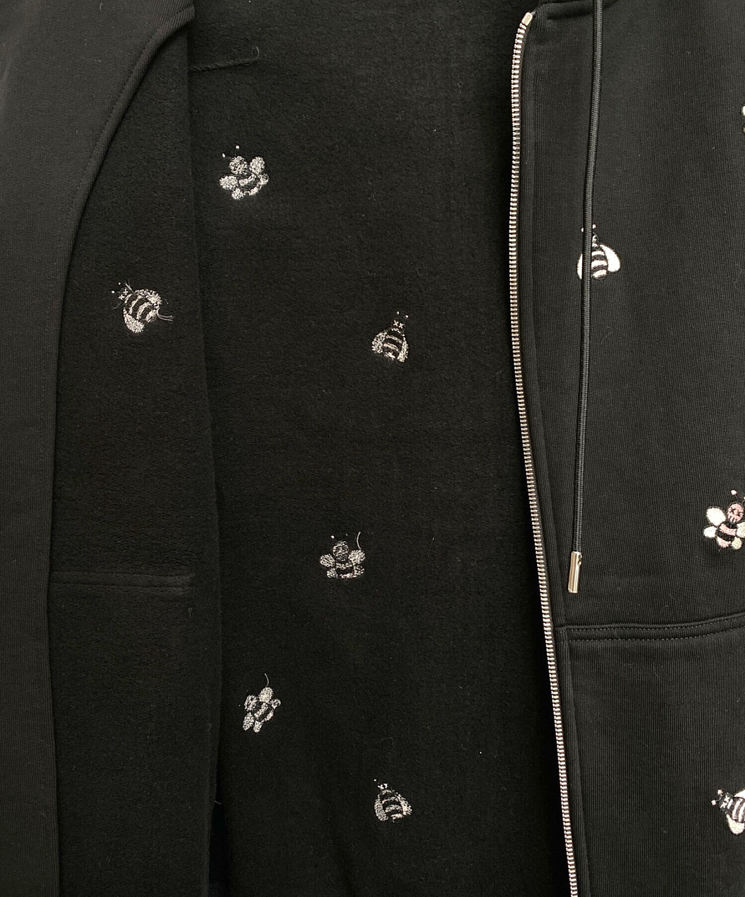 ディオールオム×カウズ　刺繍ジップアップパーカー中古 中古・古着通販】Dior (ディオール) ×KAWS(カウズ) BEE刺繍ジップ