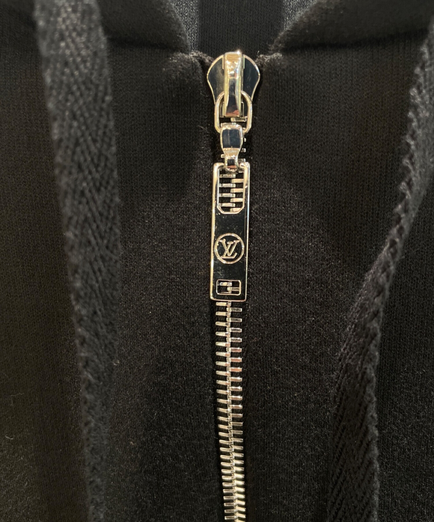 中古・古着通販】LOUIS VUITTON (ルイ ヴィトン) LVスタンプ ジップ