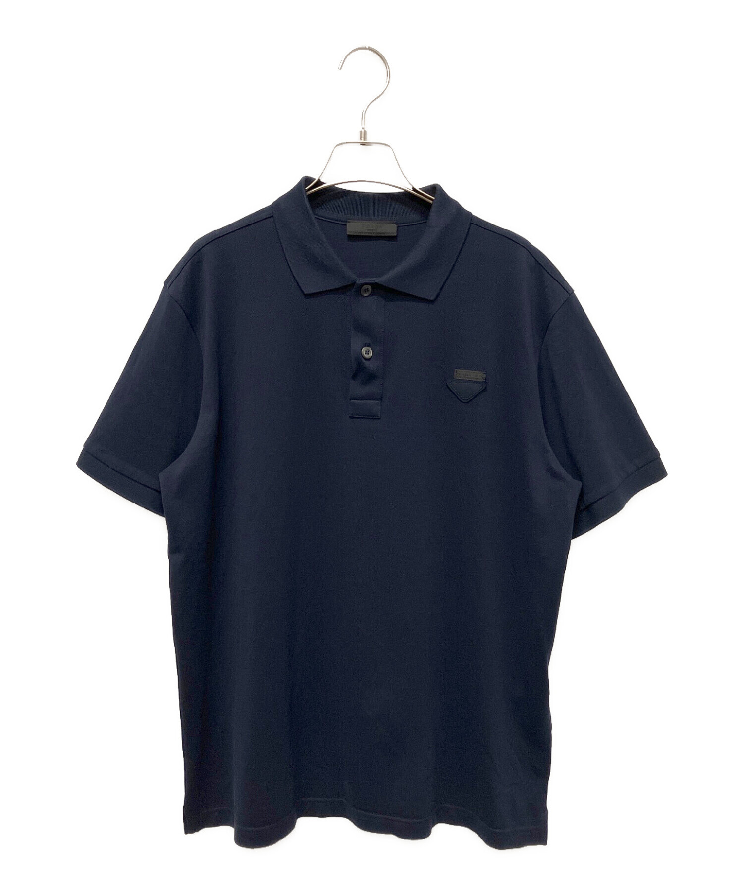 PRADA ネイビーポロシャツ エンブレムロゴ 中古・古着通販】PRADA (プラダ) エンブレムロゴポロシャツ ネイビー