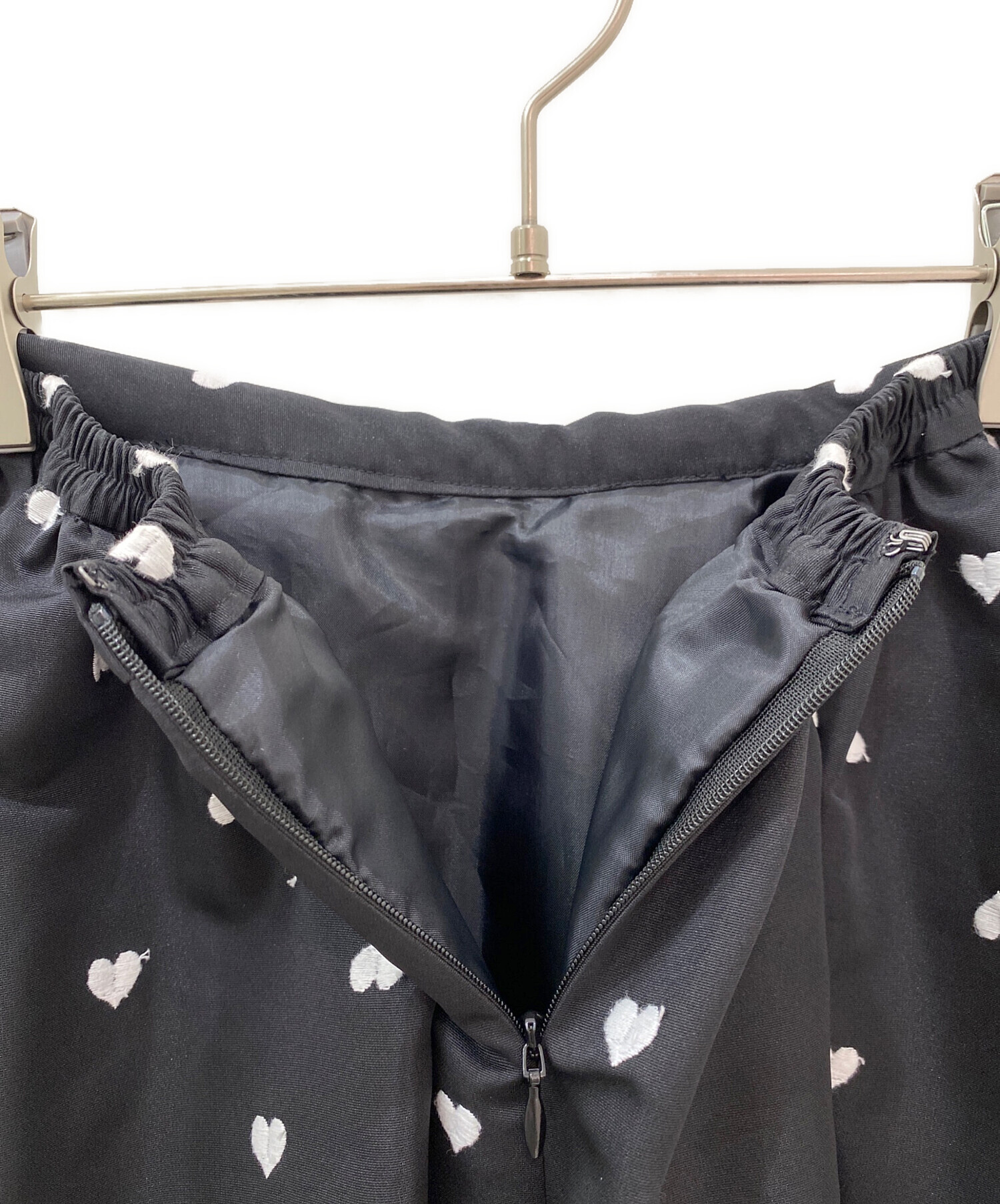 中古・古着通販】OBLI (オブリ) グログラン ハート刺繍 ギャザー