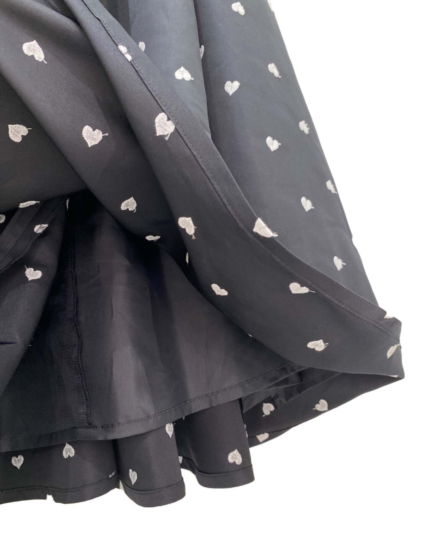 【美品】OBLI グログランハート刺繍ギャザースカート　定価￥38,170 グログランハート刺繍ギャザースカート | BOTTOMS | OBLI