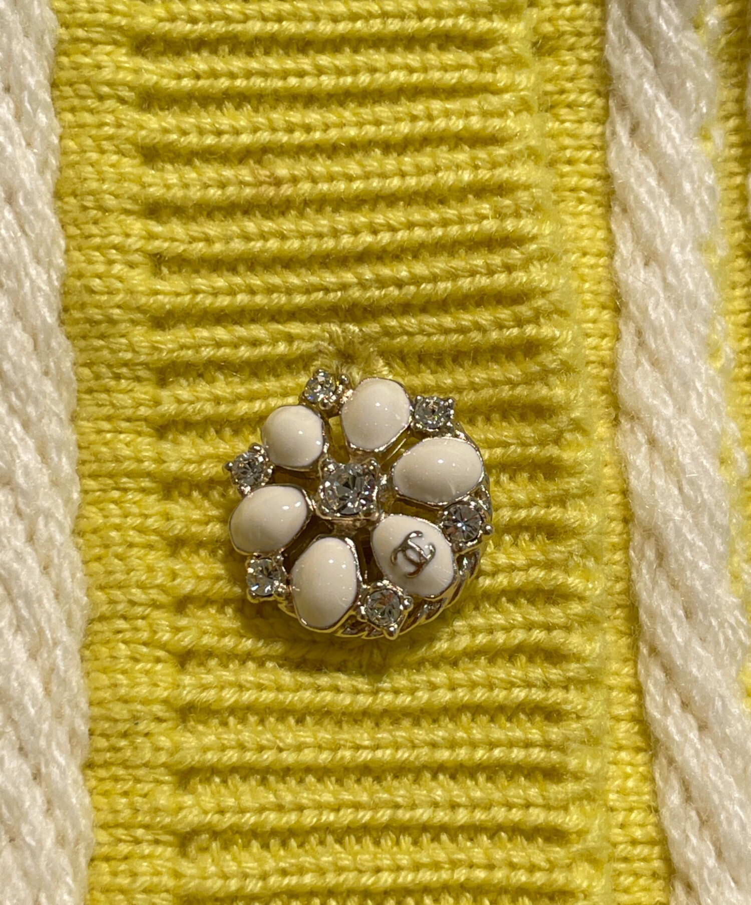 【高級】シャネル カーディガン カシミヤ100% ココマーク シェルボタン 高級】シャネル カーディガン カシミヤ100% ココマーク シェルボタン