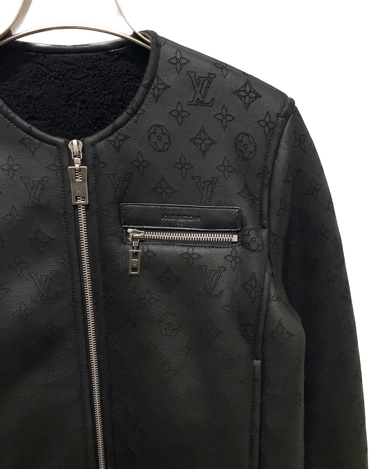【専用】Louis Vuitton ブラック ジャケット 中古・古着通販】LOUIS VUITTON (ルイ ヴィトン) モノグラムパンチング