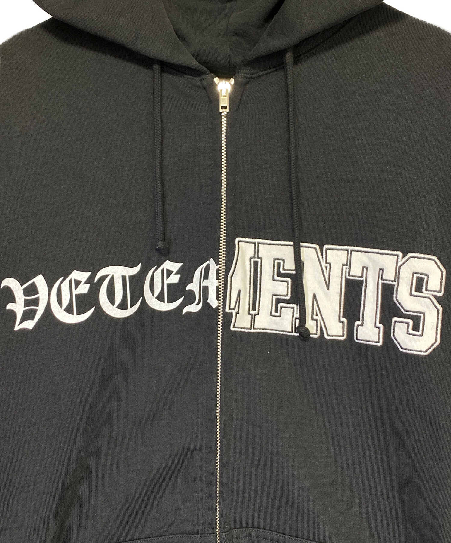 中古・古着通販】VETEMENTS (ヴェトモン) Vertical Cut-Up Logo Zip-Up 