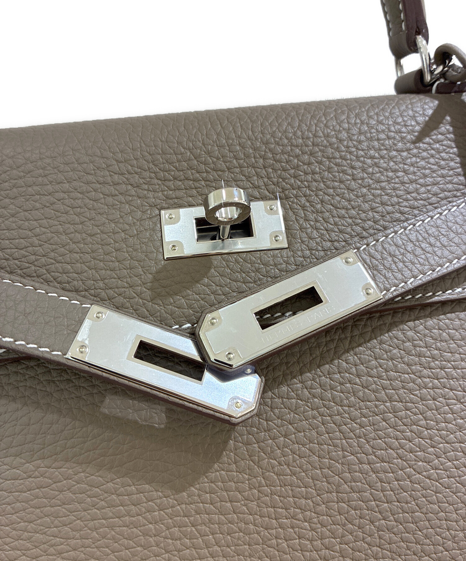 希少品エルメス ケリー28内縫いトリヨンクレマンスエトゥープ金具C刻印 中古・古着通販】HERMES (エルメス) ケリー28/内縫い/シルバー金具