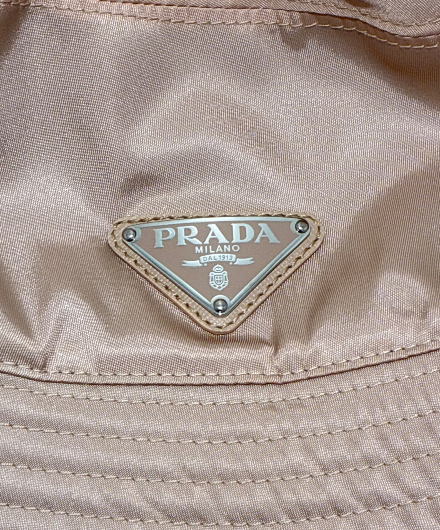 中古・古着通販】PRADA (プラダ) ロゴプレートハット ベージュ サイズ