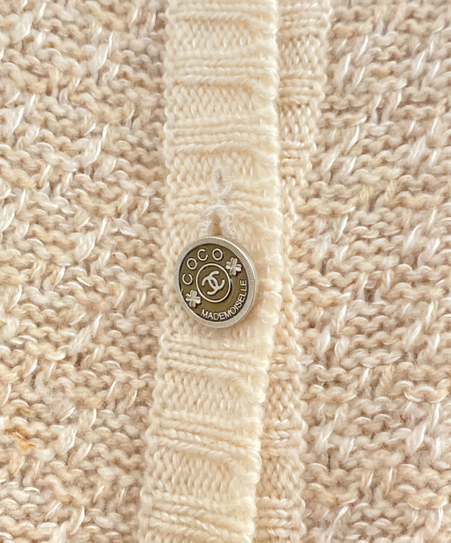 中古・古着通販】CHANEL (シャネル) ココボタンカーディガン ベージュ