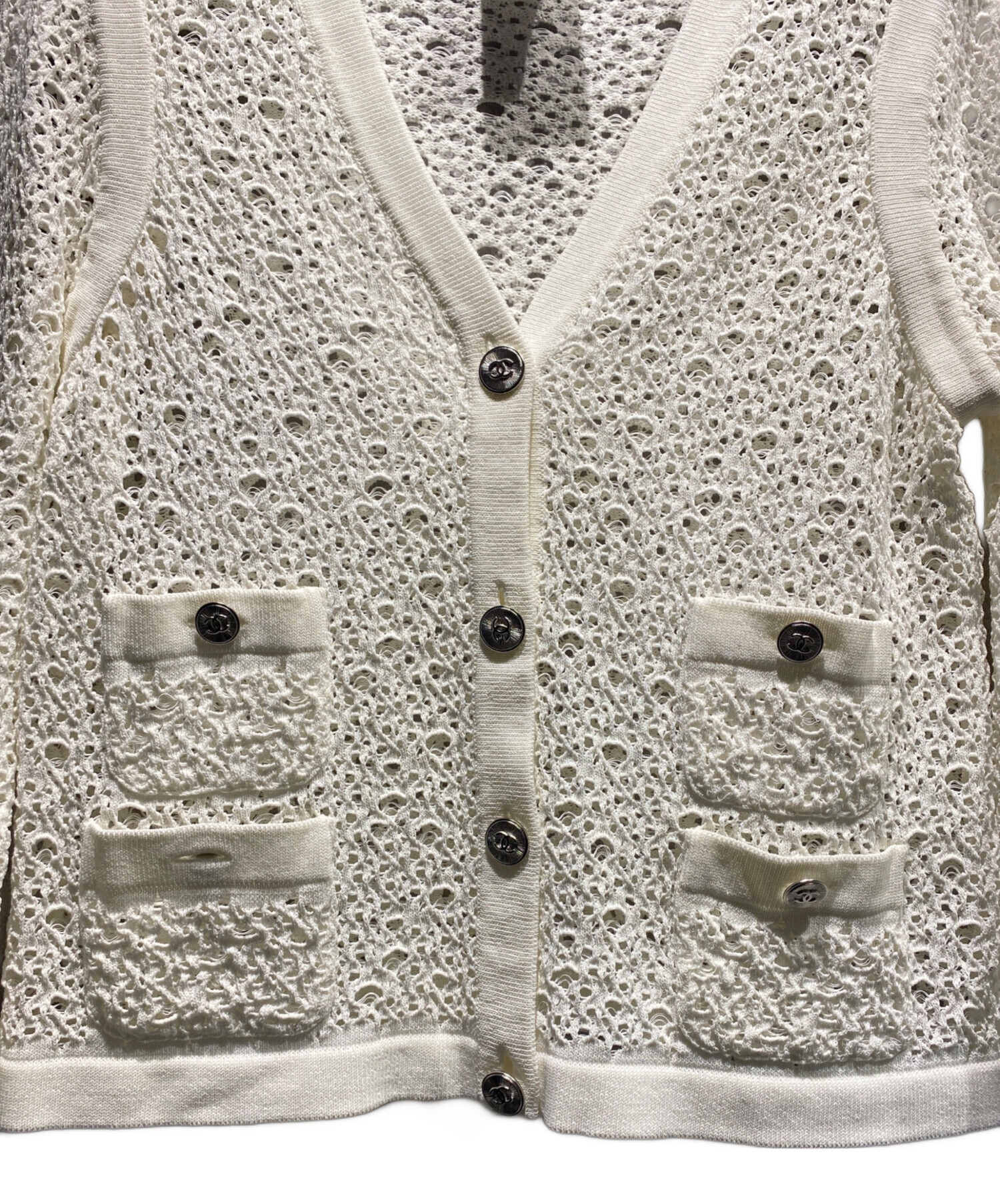 CHANEL - シャネル ノーカラー カーディガン レディース 42 【中古】 中古・古着通販】CHANEL (シャネル) ココボタンカーディガン