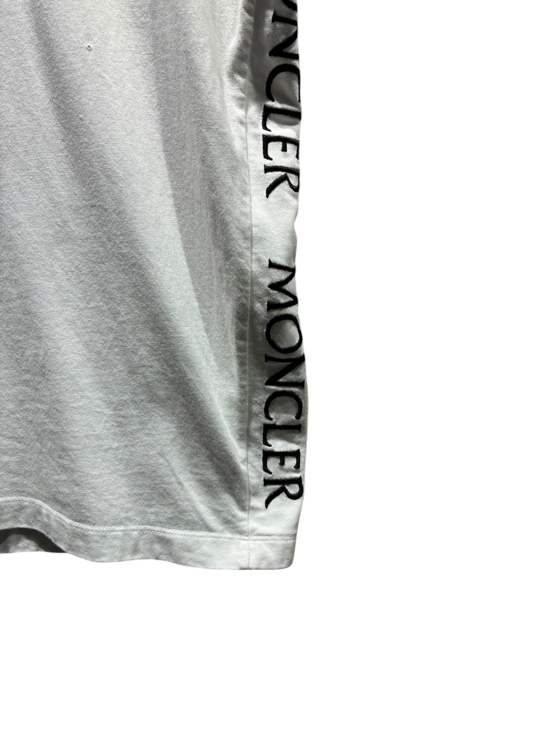 中古・古着通販】MONCLER (モンクレール) VネックTシャツ ホワイト 
