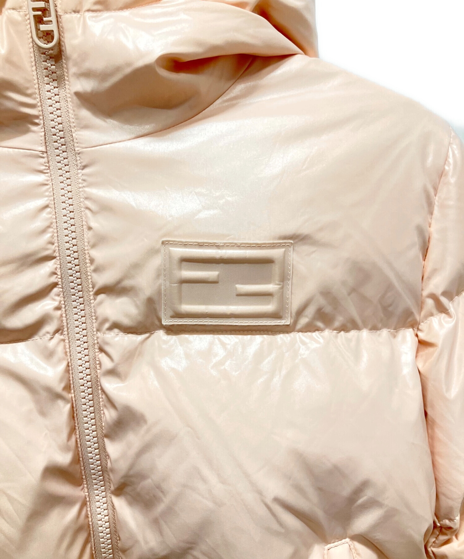 中古品 M〜L FENDI JEANS フェンディジーンズ ダウンベスト 白 中古・古着通販】FENDI (フェンディ) ロゴショートダウンジャケット