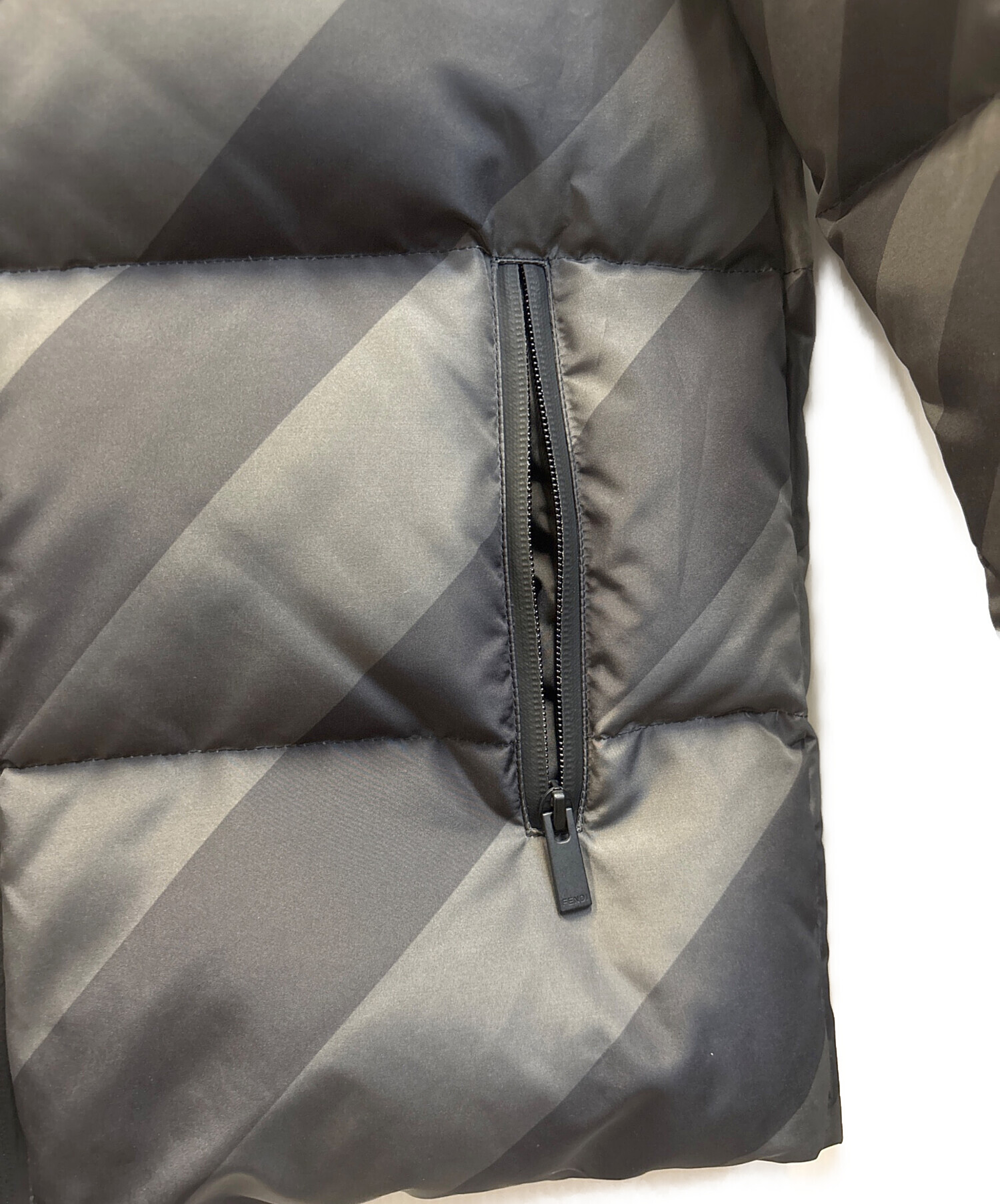 中古・古着通販】FENDI (フェンディ) リバーシブルズッカダウン