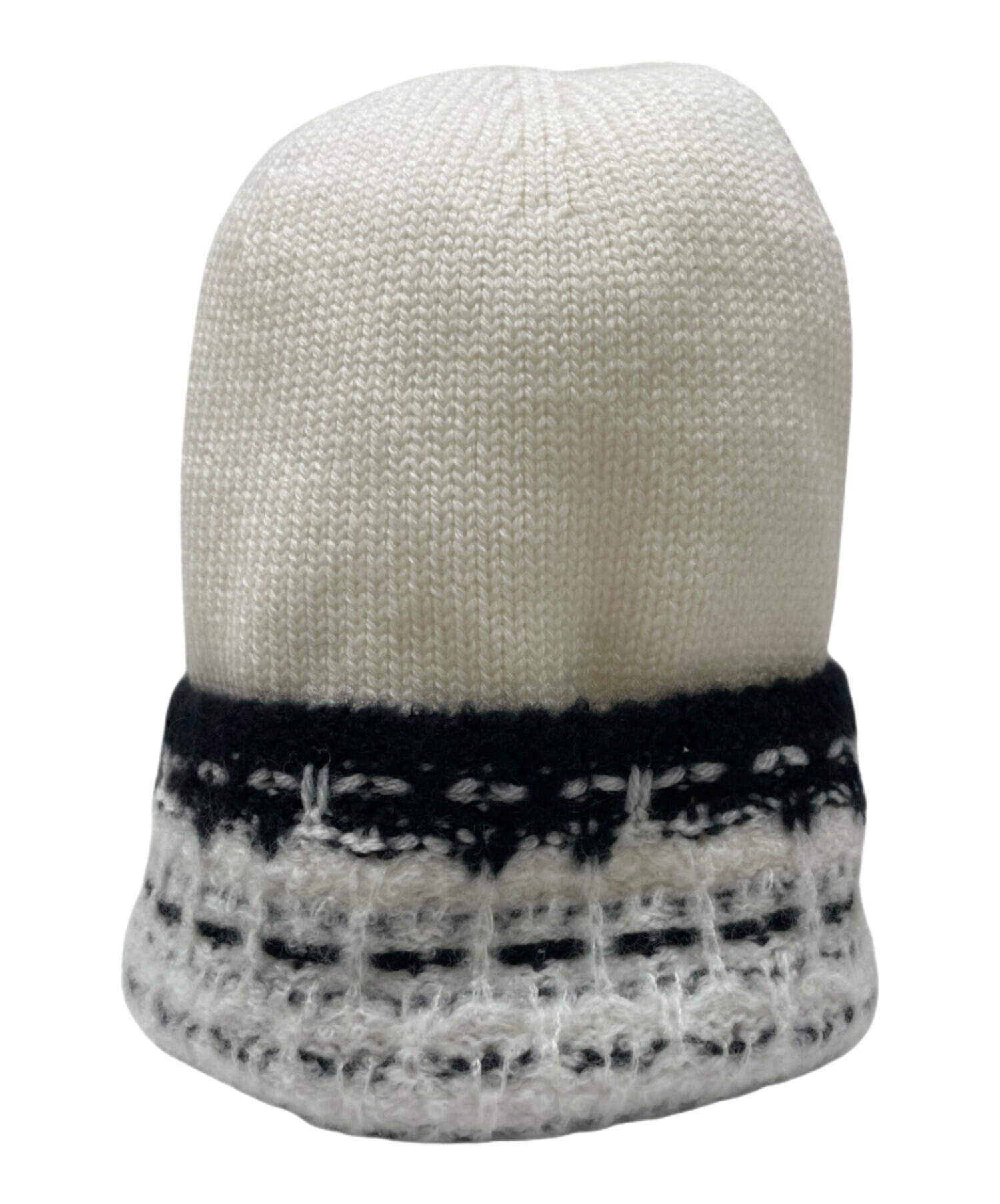 CHANEL ニット帽 ブラック・ホワイト これだけでお洒落度UP】CHANEL☆ニット帽☆CCロゴ付き (CHANEL/ニット