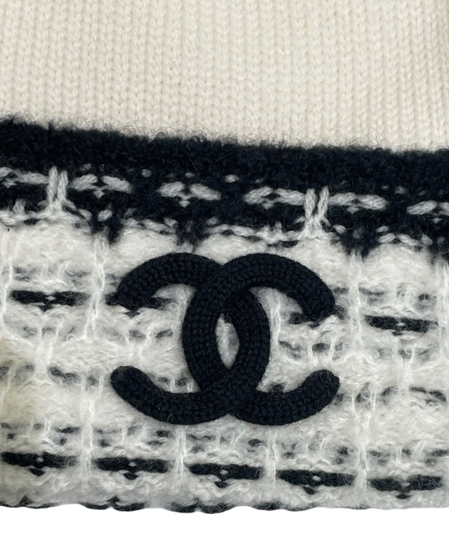 CHANEL CCマークニット帽 ブラック/ホワイト CHANEL CCロゴ刺繍ニット帽