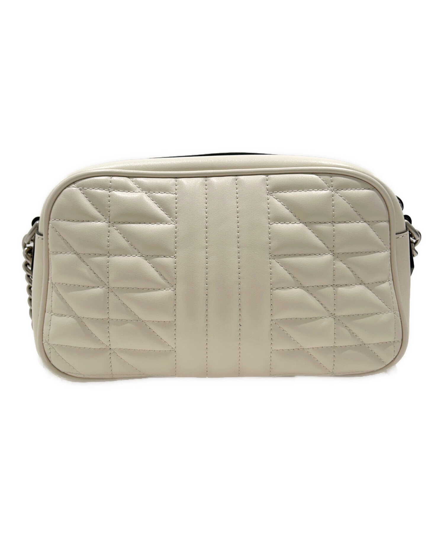 GUCCI ホワイト キルティング ショルダーバッグ 中古・古着通販】GUCCI (グッチ) GUCCI/ショルダーバッグ/キルティング