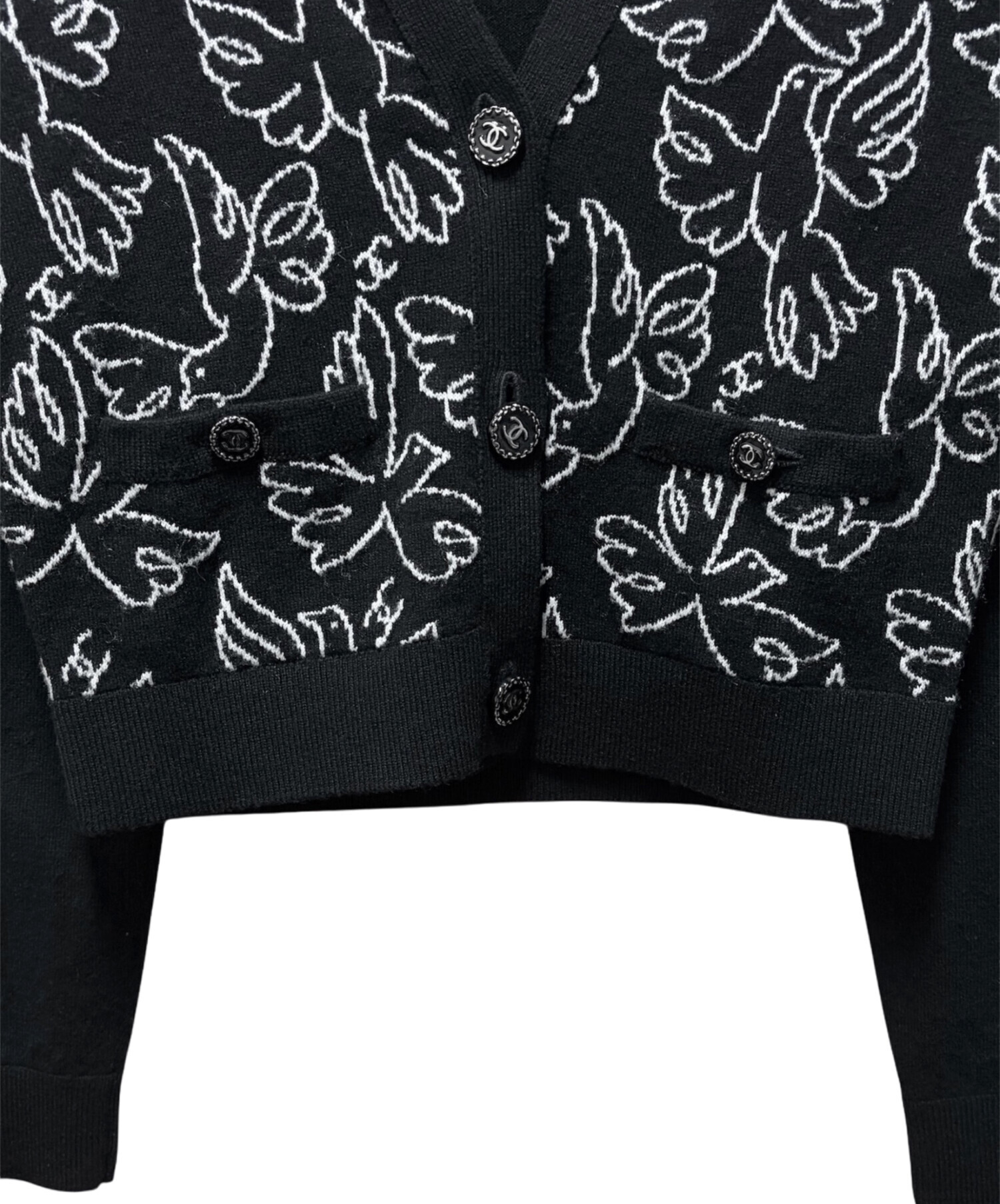 中古・古着通販】CHANEL (シャネル) ココボタンVネックカーディガン