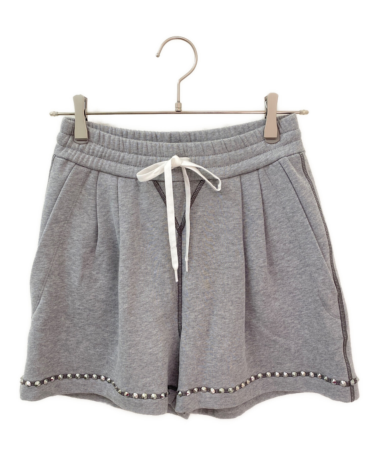 Zu-haMiuMiu　ハーフパンツ　レディース　38サイズ　ミュウミュウ 中古・古着通販】MIU MIU (ミュウミュウ) スウェットスタッズハーフ