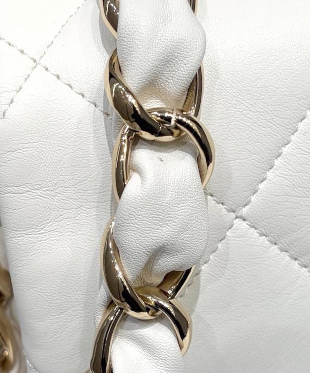 中古・古着通販】CHANEL (シャネル) シャネル19 ホワイト｜ブランド
